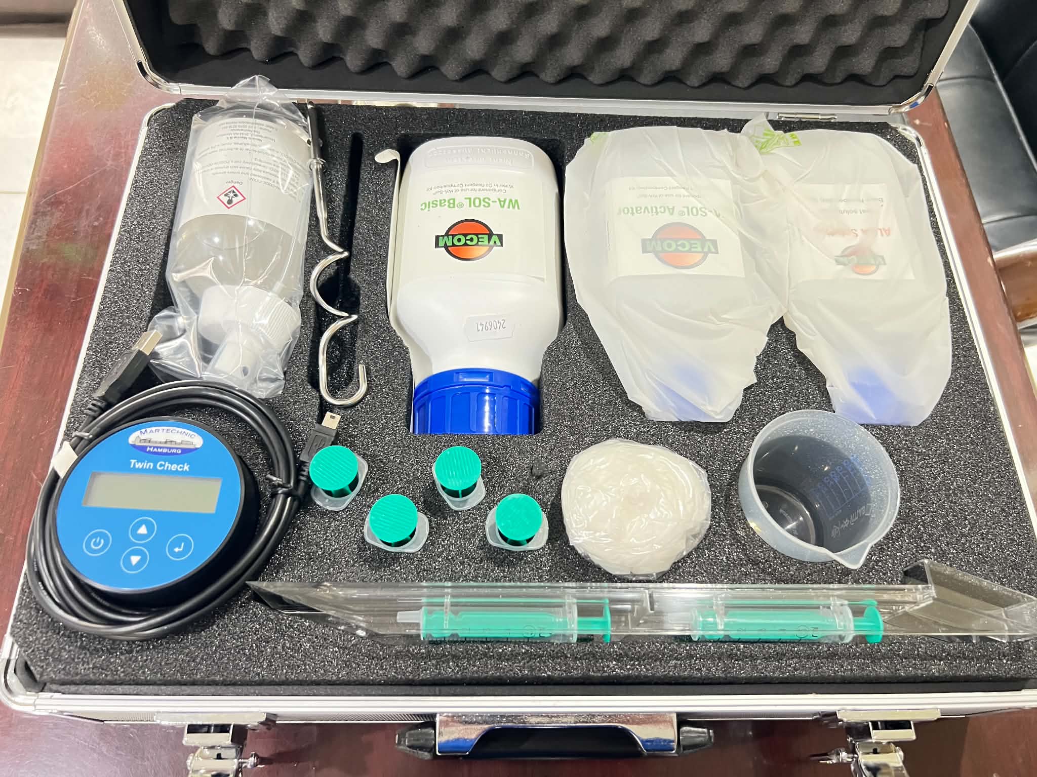 Vecom WA-SOL oil spill test kit